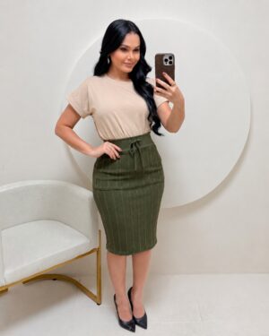 Conjunto Blusa+ Saia- bege + verde militar